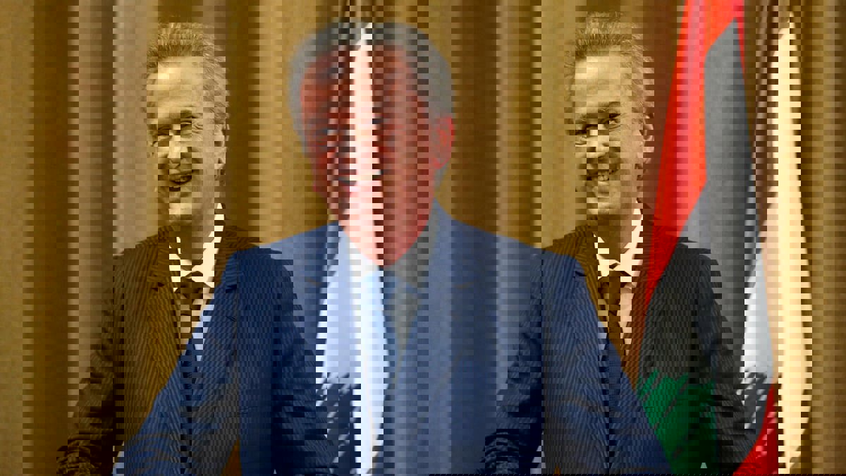 حاكم مصرف لبنان يقول إنه سيقدم للسلطات القضائية تقريرا أجراه مكتب تدقيق معروف