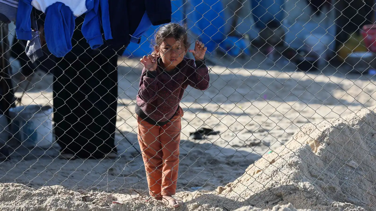 السلطة ترحب والفصائل تحذر.. قرار مجلس الأمن بشأن غزة يقسم الفلسطينيين