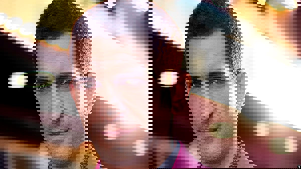 مصر.. بلاغ رسمي يطالب الإنتربول بالقبض على الفنان عمرو واكد