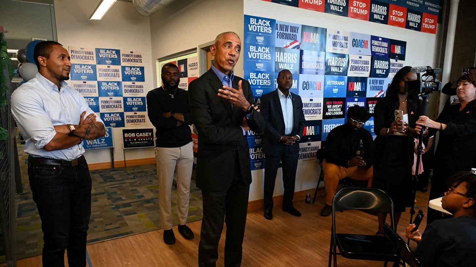 "منجذبون لتنمر ترامب"..  أوباما يعاتب "السود" لعدم مناصرتهم هاريس (فيديو)