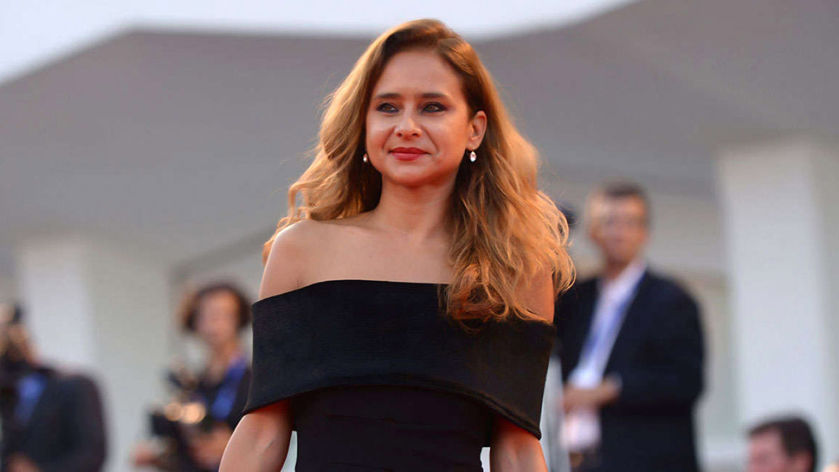 ما حقيقة ارتباط نيللي كريم بالمخرج عمرو سلامة ؟