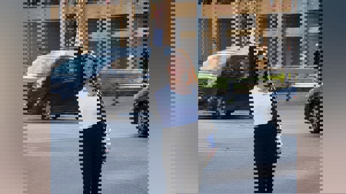 نجوم الفن اللبناني يدعمون سالي حافظ.. "بطلة وليست مجرمة"