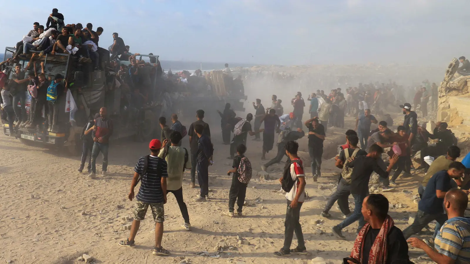 "فضيحة وعار".. فرنسا تعلق على مقتل المئات من منتظري المساعدات في غزة