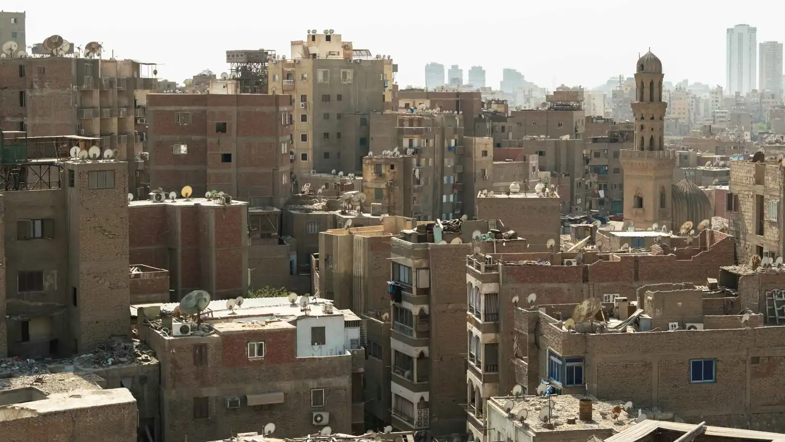 مصر.. جيران يسكبون مادة حارقة على وجه امرأة ويفقدونها بصرها