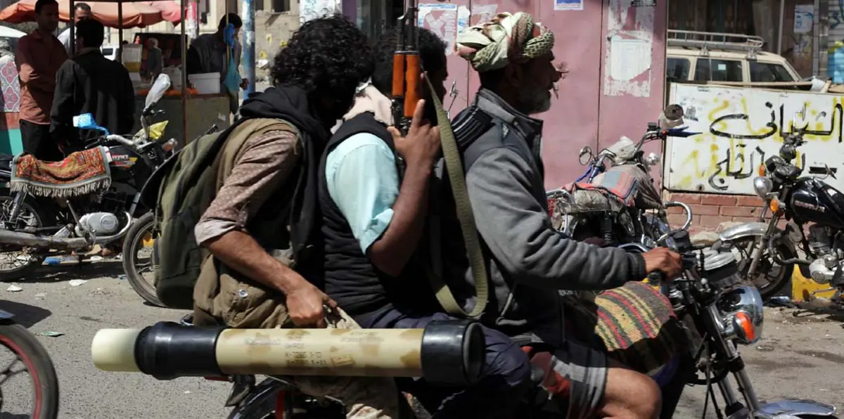 محافظة تعز تقر خطة أمنية لحماية المدينة من الحوثيين