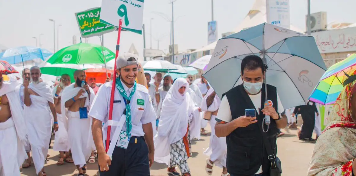 بالهدايا والورود.. هكذا استقبلت السعودية الحجاج الإيرانيين في المدينة المنورة