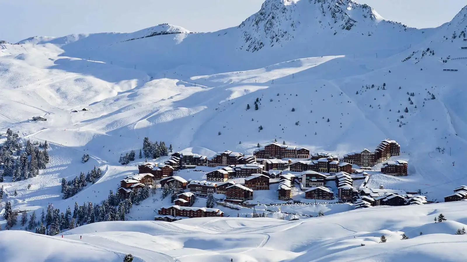 مصرع متزلج بعد سقوطه من 100 متر في جبال الألب