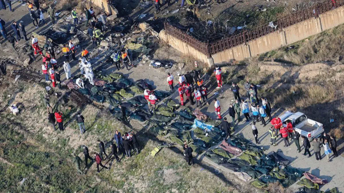 الإيرانيون يدفنون قتلى الطائرة الأوكرانية بعد أيام من الاحتجاجات