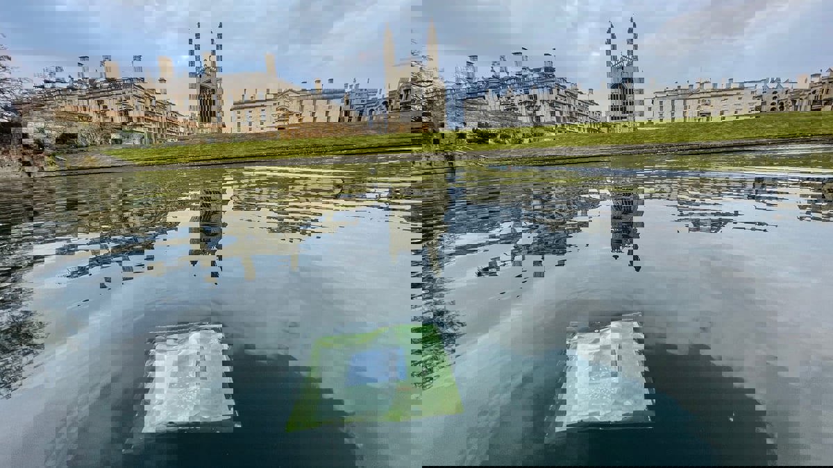 تطوير تقنية لإنتاج وقود نظيف بأوراق اصطناعية تطفو على المياه