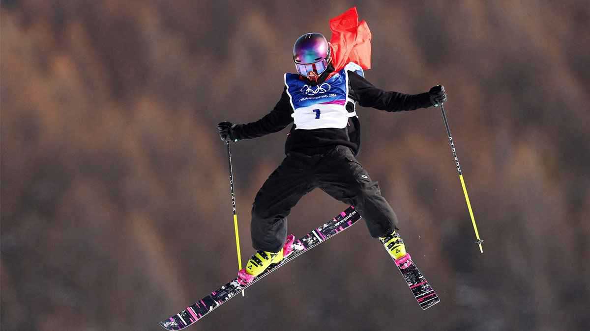 سرّ غريب في أولمبياد الشتاء.. لماذا يخفي المتزلجون أرقامهم تحت الذراع؟ 