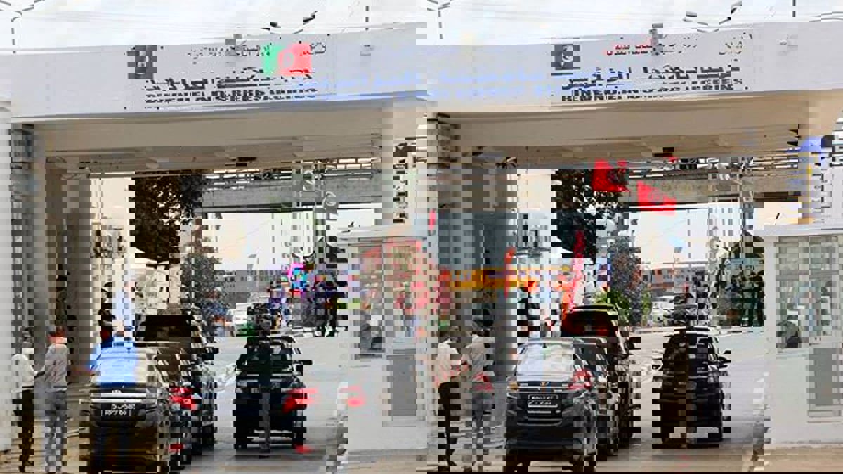 الجزائر.. احتجاج يقطع الطريق المؤدية إلى تونس