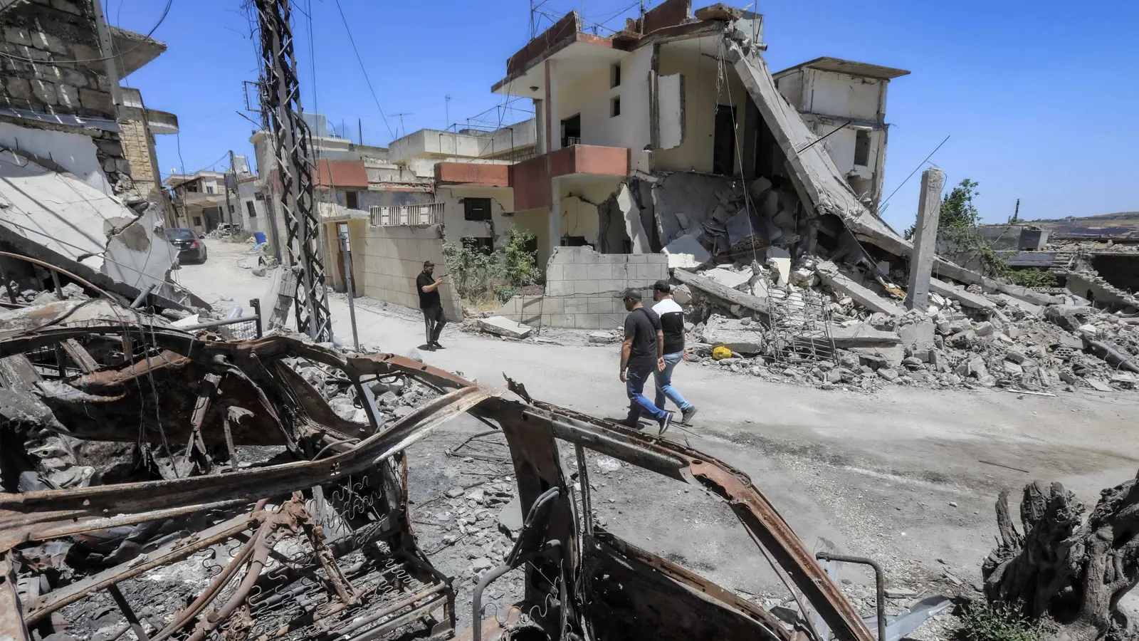 الجيش الإسرائيلي ينسف عددا من المنازل جنوبي لبنان