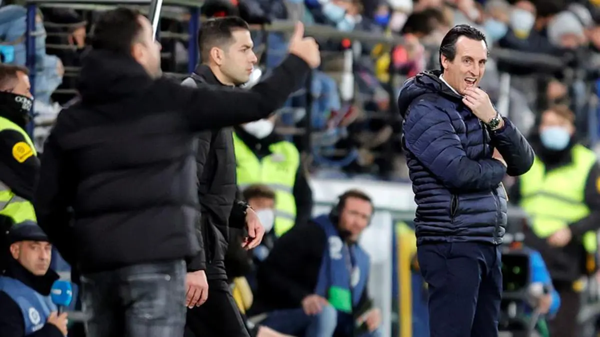 الشرطة تفصل بين تشافي وإيمري عقب فوز برشلونة في فياريال