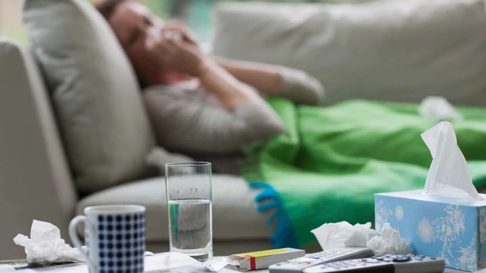 كيف تعرف إذا كنت مصاباً بـ"نزلة برد" أو "إنفلونزا"؟