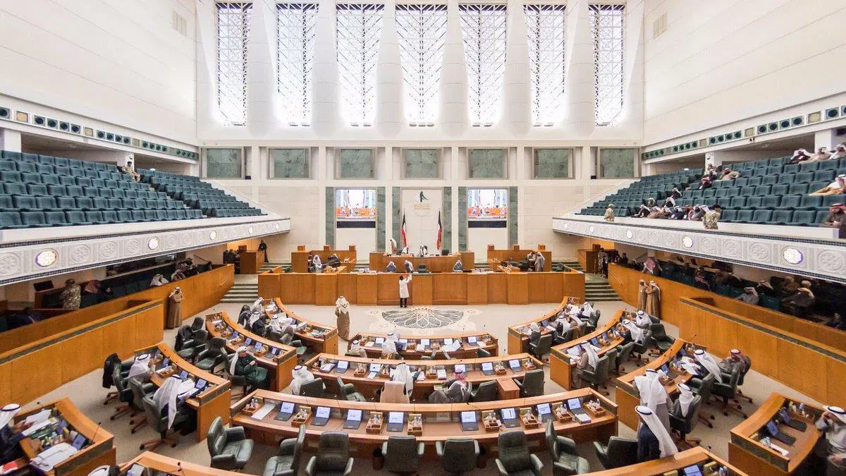 بعد شهرين من السجن.. عفو خاص عن أحد مقتحمي مجلس الأمة الكويتي