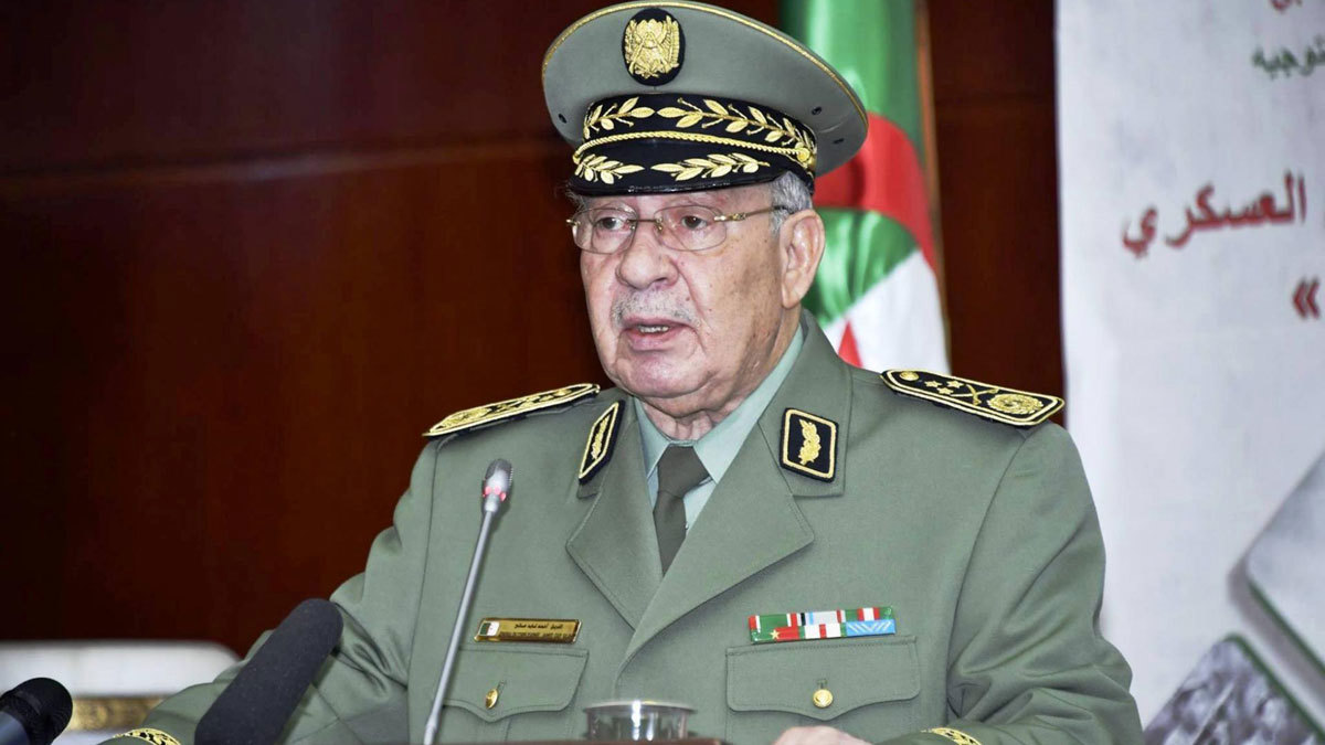 قائد الجيش الجزائري يبرر الإجراءات الأمنية العاجلة عشية الانتخابات الرئاسية