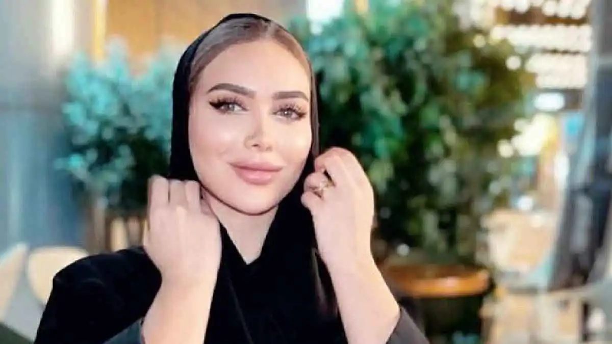 زوجة محمد النني الثانية.. مَن البلوغر المغربية حنان؟ (صور)