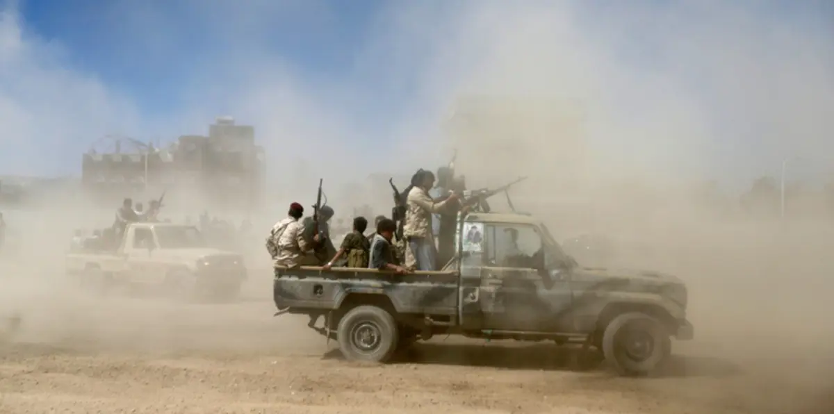 قوات التحالف العربي تسيطر على معسكر العمري في ذوباب اليمنية