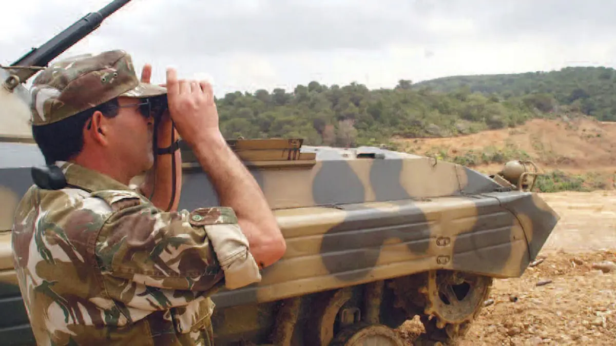 ما دلالات قيام الجيش المغربي بأكبر مناورة عسكرية بالقرب من الجزائر؟