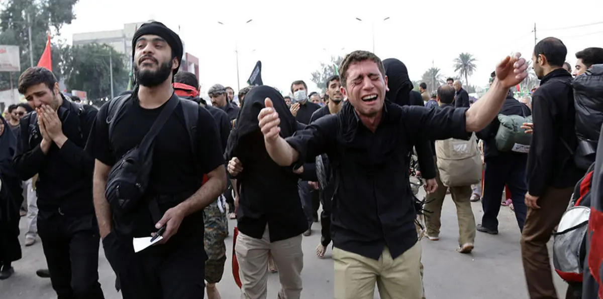 لماذا منعت فنادق النجف وكربلاء 400 زائر إيراني من العودة إلى بلادهم ؟