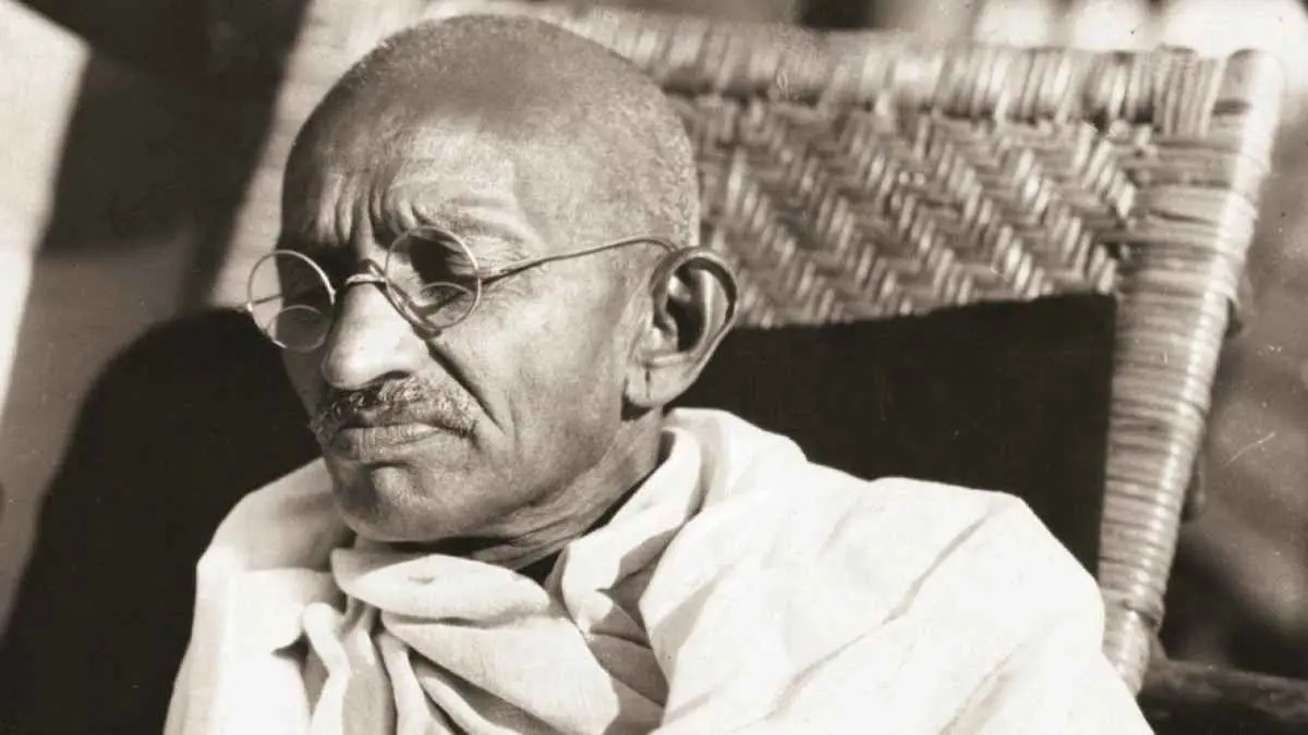 بعد تعرضها لهجوم.. لوحة نادرة لغاندي في مزاد علني