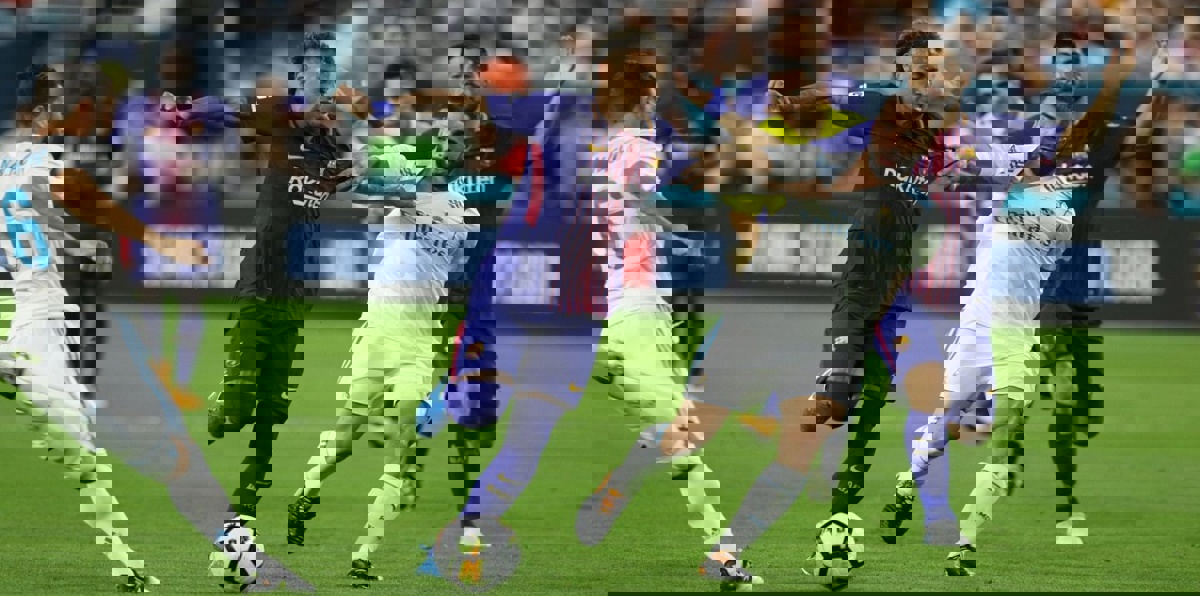 ماذا يفعل نيمار في غرف ملابس ريال مدريد؟ (فيديو)