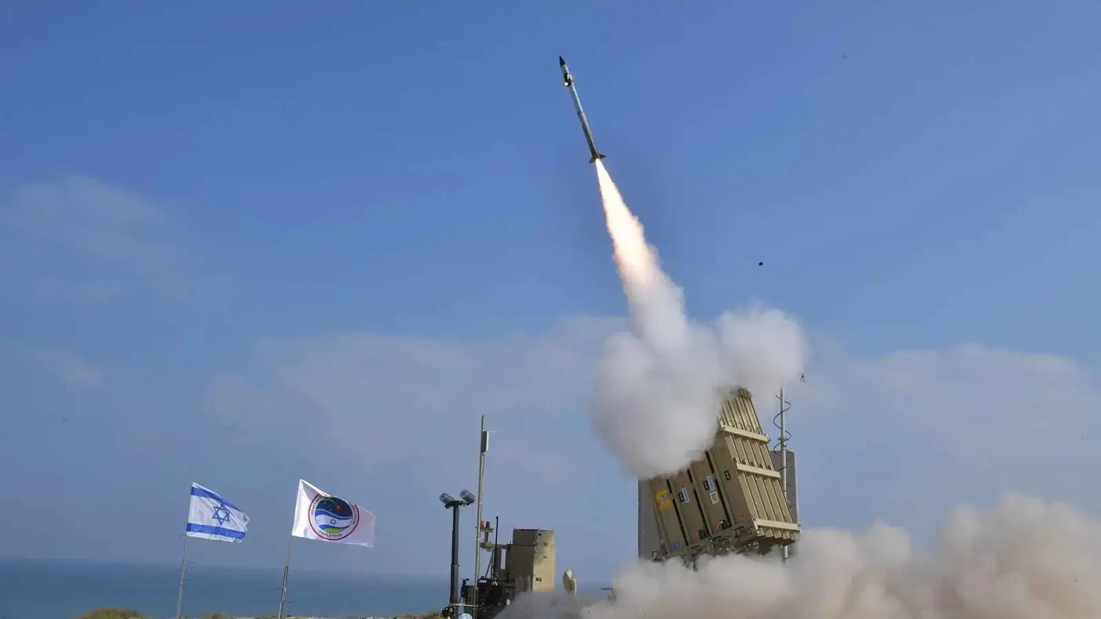 الجيش الإسرائيلي يعلن اعتراض 3 مسيّرات أُطلقت من اليمن (فيديو)