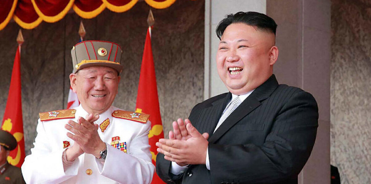 يتحدى البراكين ويغير الطقس.. هكذا يرى الكوريون الشماليون الزعيم كيم جونغ-أون