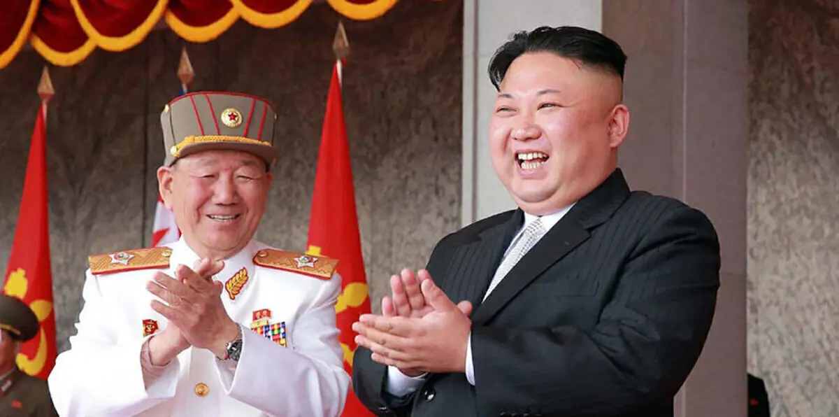 يتحدى البراكين ويغير الطقس.. هكذا يرى الكوريون الشماليون الزعيم كيم جونغ-أون