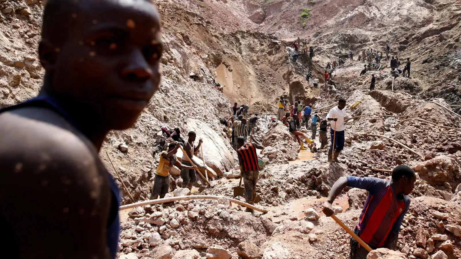 واشنطن تتجه إلى إفريقيا لمنافسة الصين على المعادن الحيوية