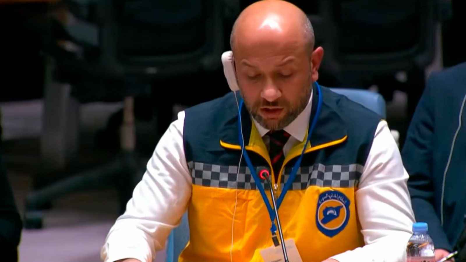 من "الخوذ البيضاء" إلى وزارة الطوارئ.. من هو رائد الصالح؟