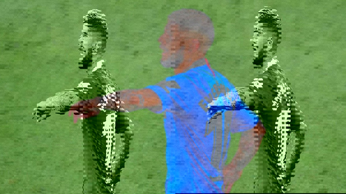 إيفر بانيغا نجم إشبيلية يثير أزمة بتواجده في ملهى ليلي ظهرت به إصابات كورونا