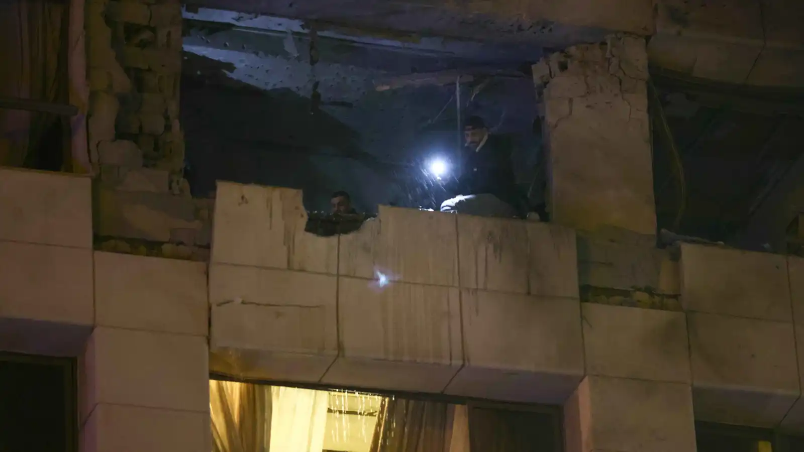 إيران تعلن مقتل 4 دبلوماسيين في بيروت وتطالب بتدخل دولي