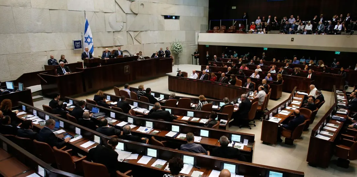 استطلاع: حزب نتنياهو يقارب 35 مقعدًا في الكنيست الإسرائيلي