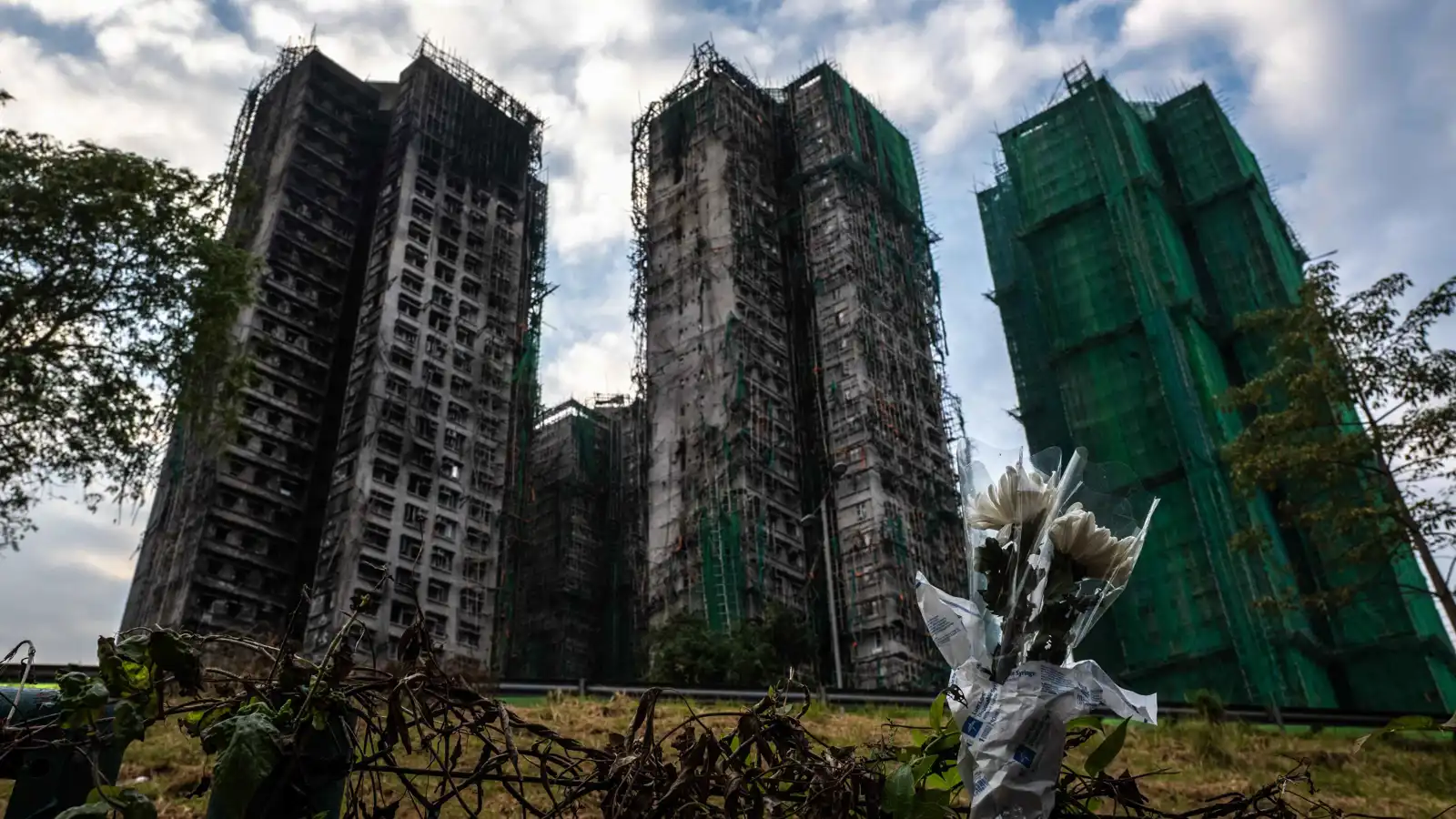 حريق هونغ كونغ.. اعتقال رجل بسبب منشورات "تحريضية"