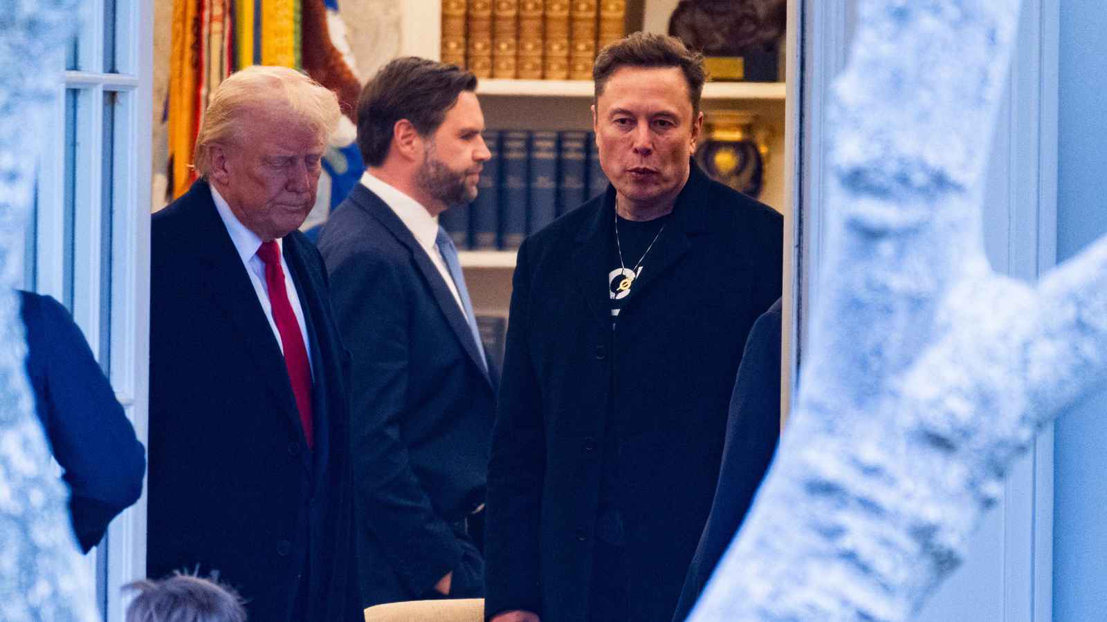 فانس: ماسك ارتكب "أخطاء" في طرد الموظفين الفيدراليين