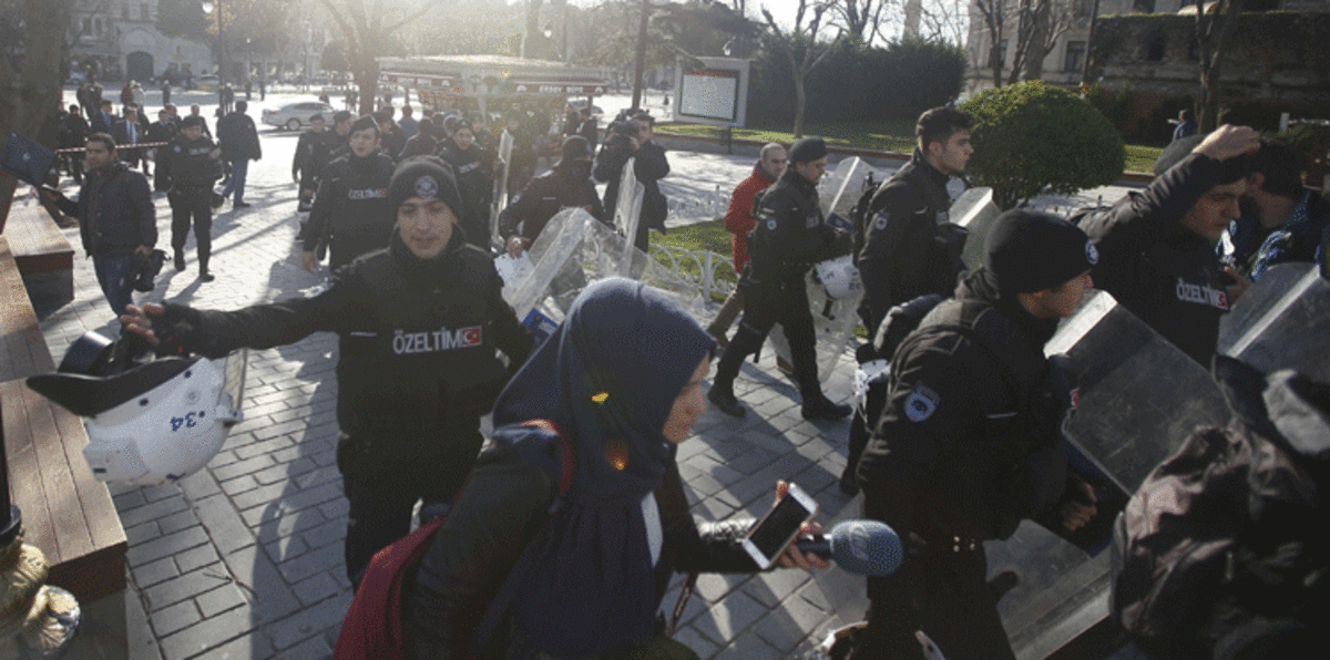 10 قتلى على الأقل بتفجير انتحاري وسط اسطنبول (فيديو)