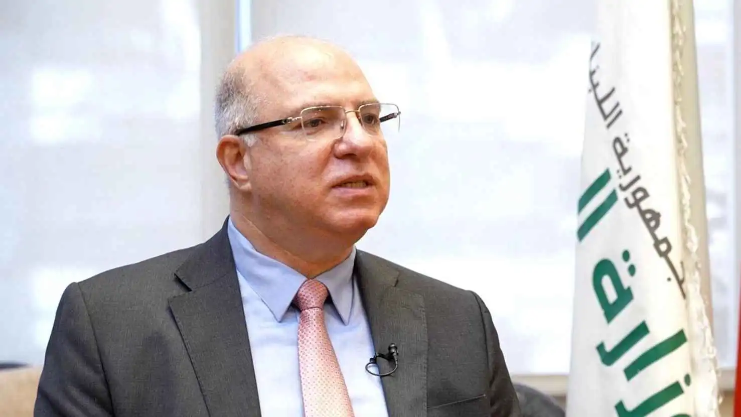 "التيار الشيعي" يعلق عن انسحاب وزرائه من جلسة للحكومة اللبنانية