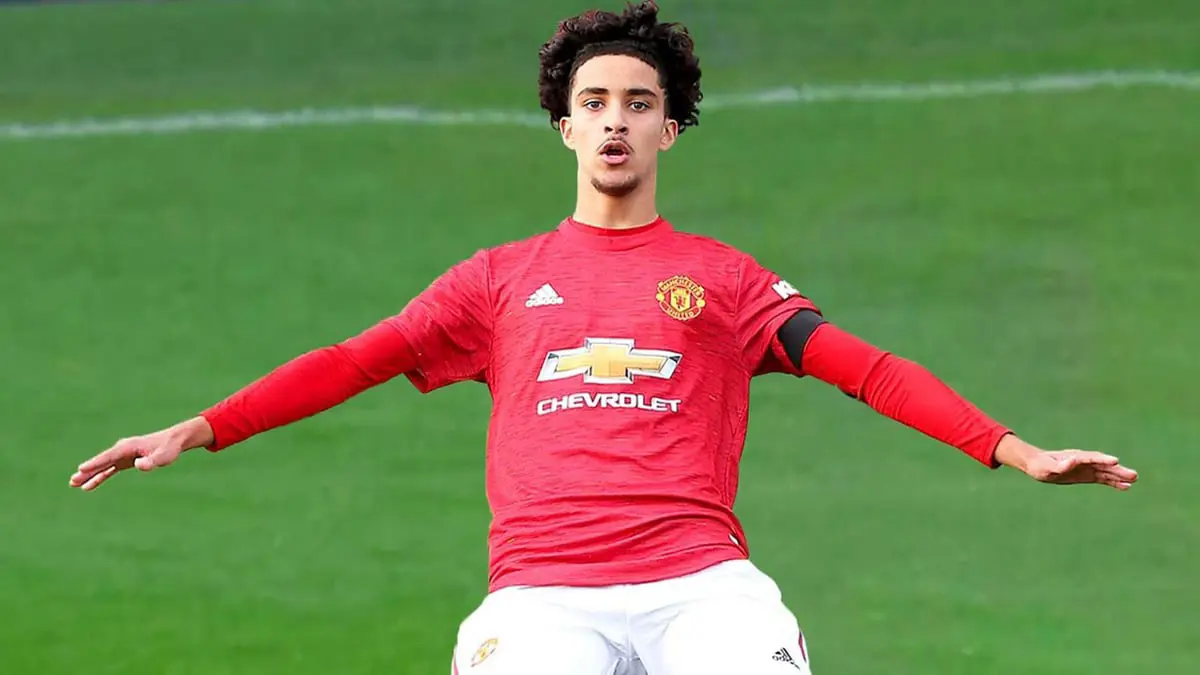 انتهاء الأزمة المفتعلة.. زيدان إقبال يتدرب مع منتخب العراق استعدادا لمباراة سوريا