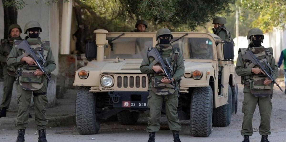 تونس تعثر على ثالث مخبأ سلاح على الحدود الليبية خلال 48 ساعة