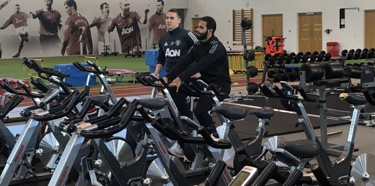 شاهد تدريبات أحمد الفريدي لاعب نادي النصر السعودي في مانشستر يونايتد (فيديو)