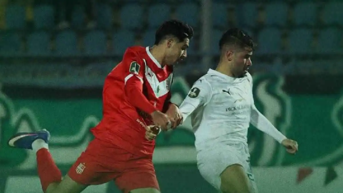 هدف قاتل يمنح شباب بلوزداد الجزائري تعادلاً مثيراً أمام المصري (فيديو)