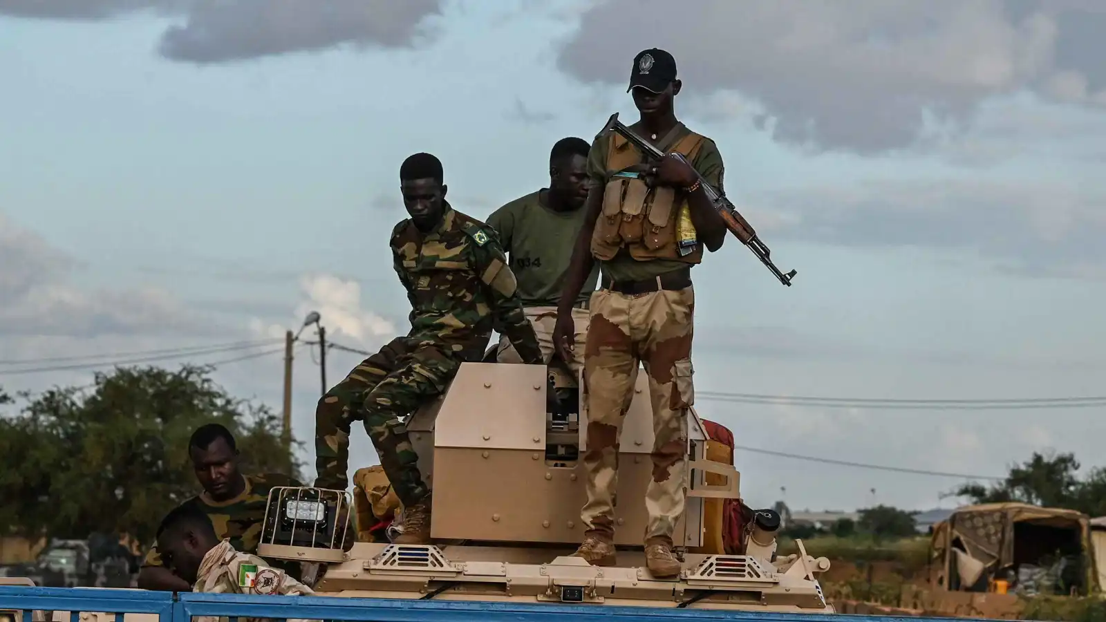 النيجر تجنّد متطرفين سابقين "بينهم نساء" في مهام محفوفة بالمخاطر