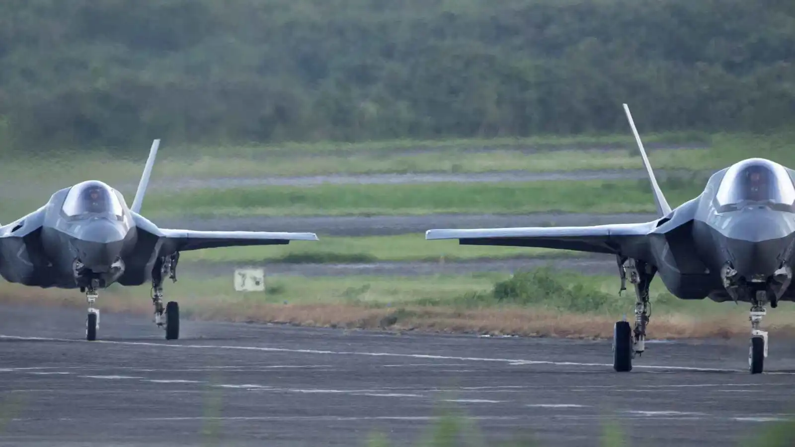 وسط توترات مع فنزويلا.. نشاط عسكري أمريكي ملحوظ بقاعدة في بورتريكو