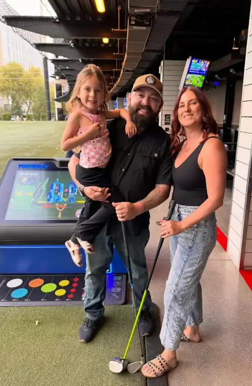 ميشيل مع زوجته وابنته