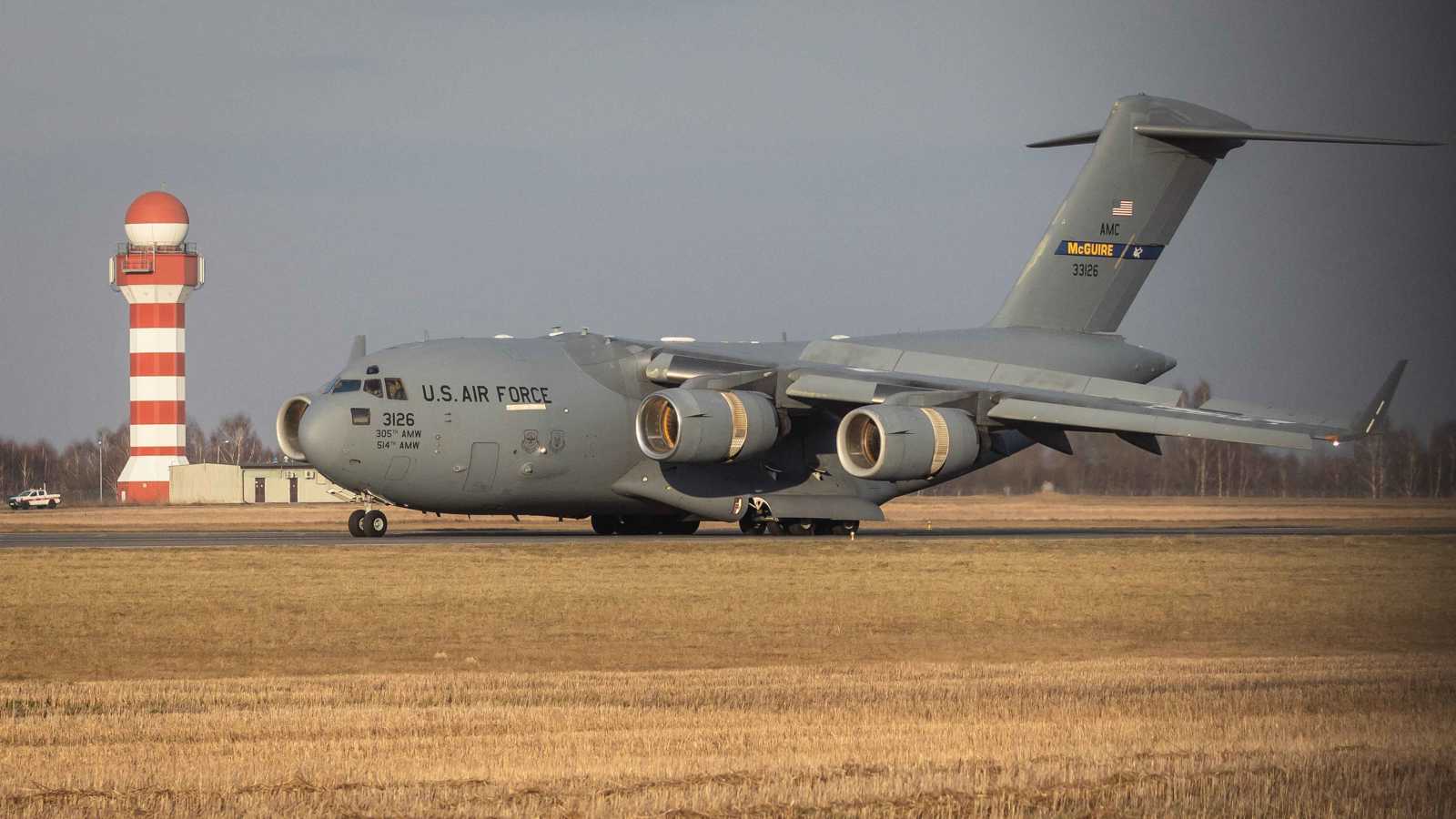 المرصد: التحالف الدولي يعزز قواعده شمال وشرق سوريا