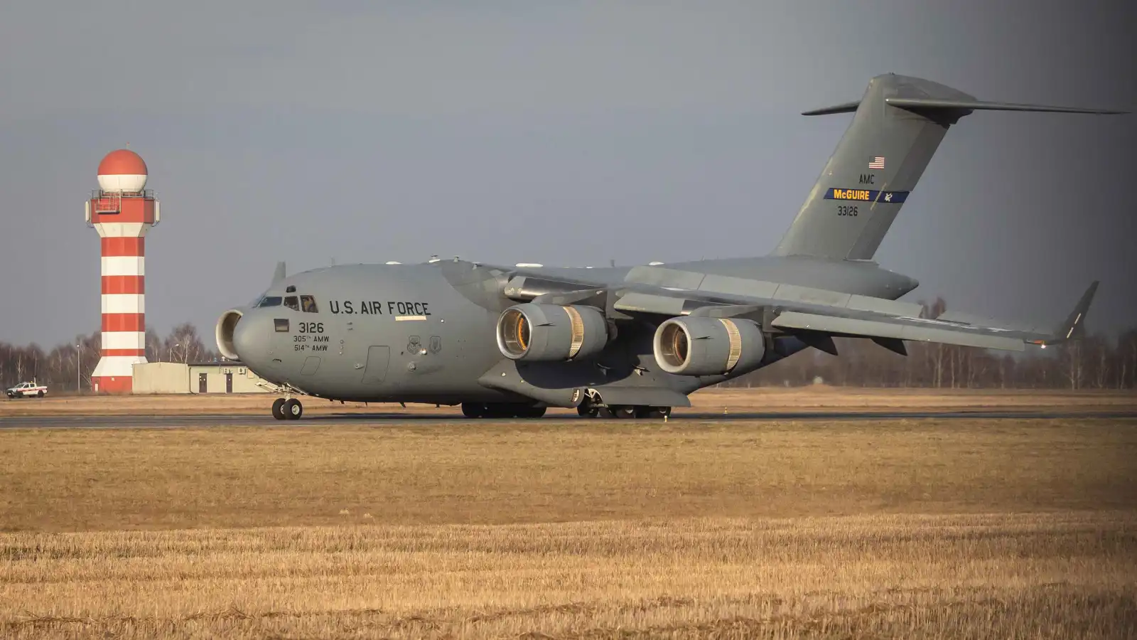 المرصد: التحالف الدولي يعزز قواعده شمال وشرق سوريا