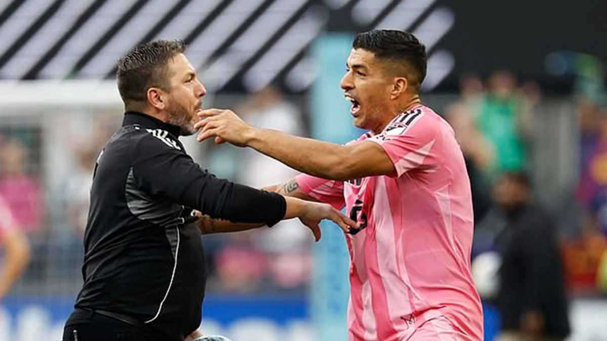 تصرف صادم من سواريز بعد خسارة نهائي كأس الدوريات (فيديو)