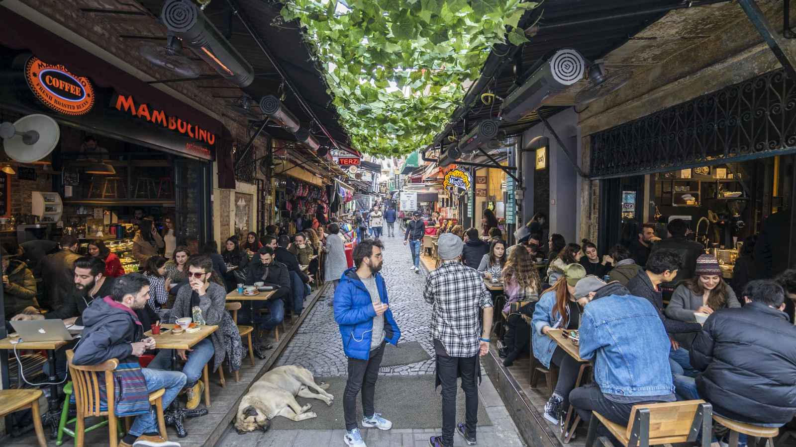 مقتل شاب إثر مشاجرة مع امرأتين في إسطنبول (فيديو)