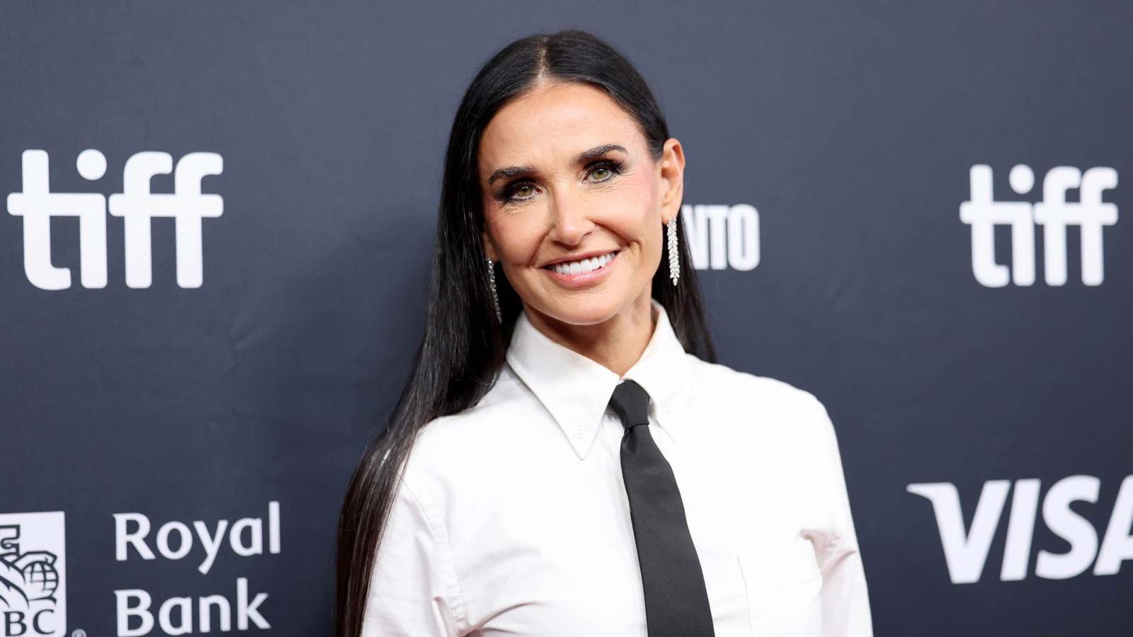 رغم طلاقهما.. ديمي مور تعبر عن دعمها لبروس ويليس